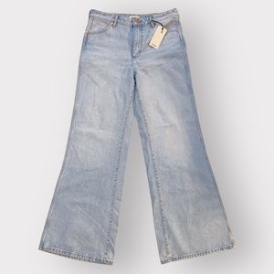 NWT Wrangler Womens Bonnie Loose Flare Jeans Light Wash Denim 28x32
